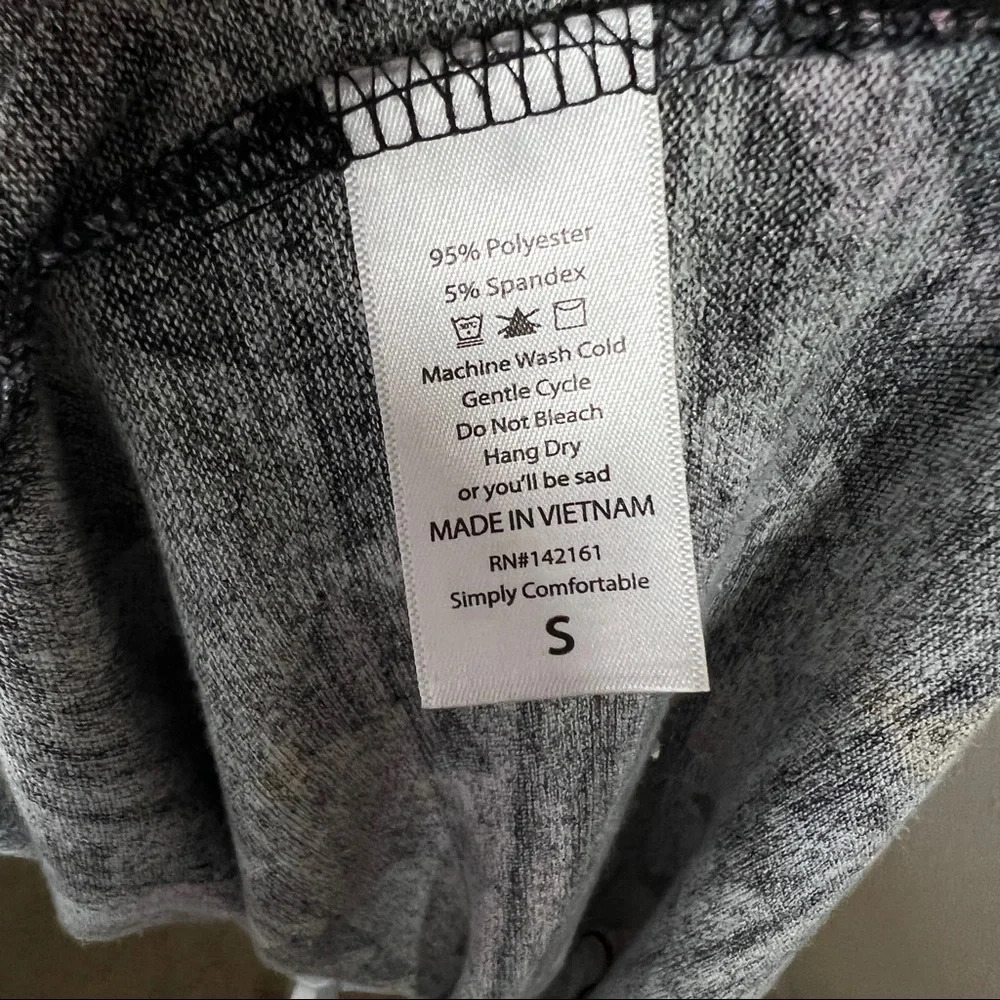 Lularoe Lindsay Small Knit, Black Broken Floral Pattern - Picture 9 of 9
